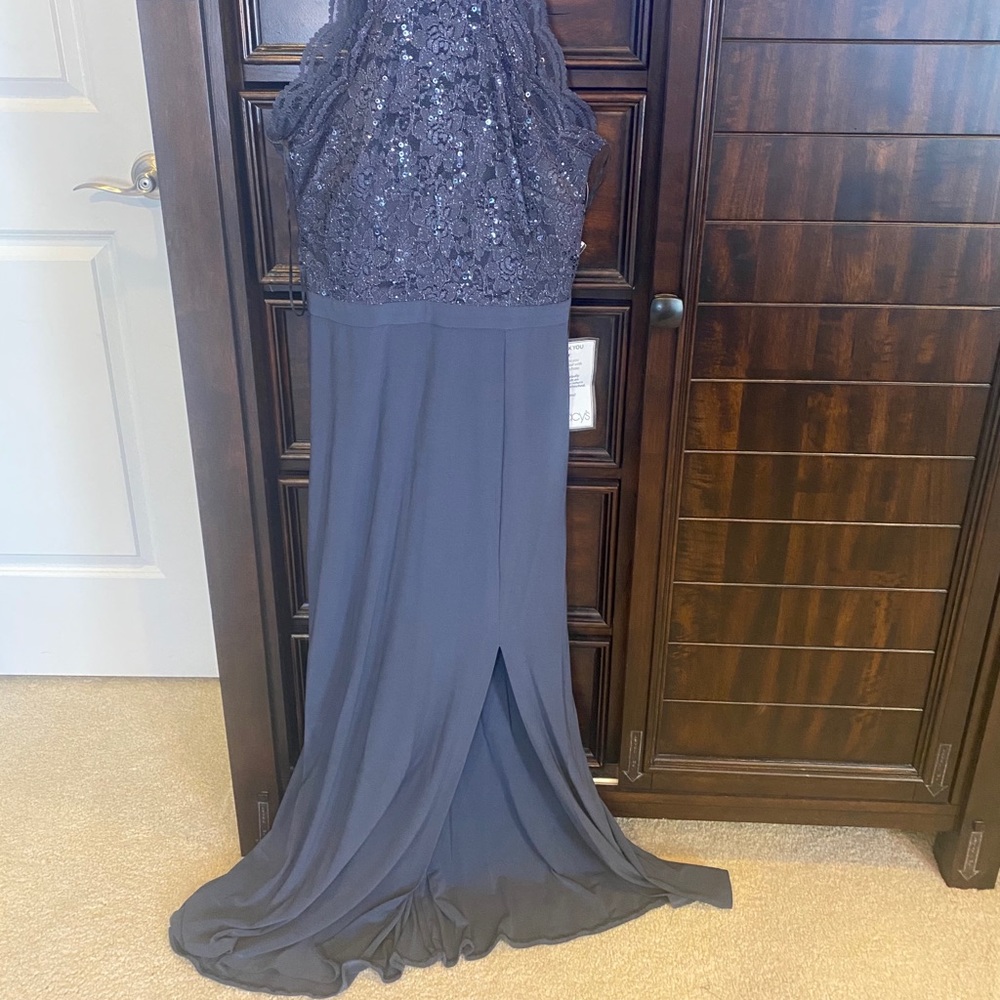 NWT 1 leg slit beautiful brand new gown size 9